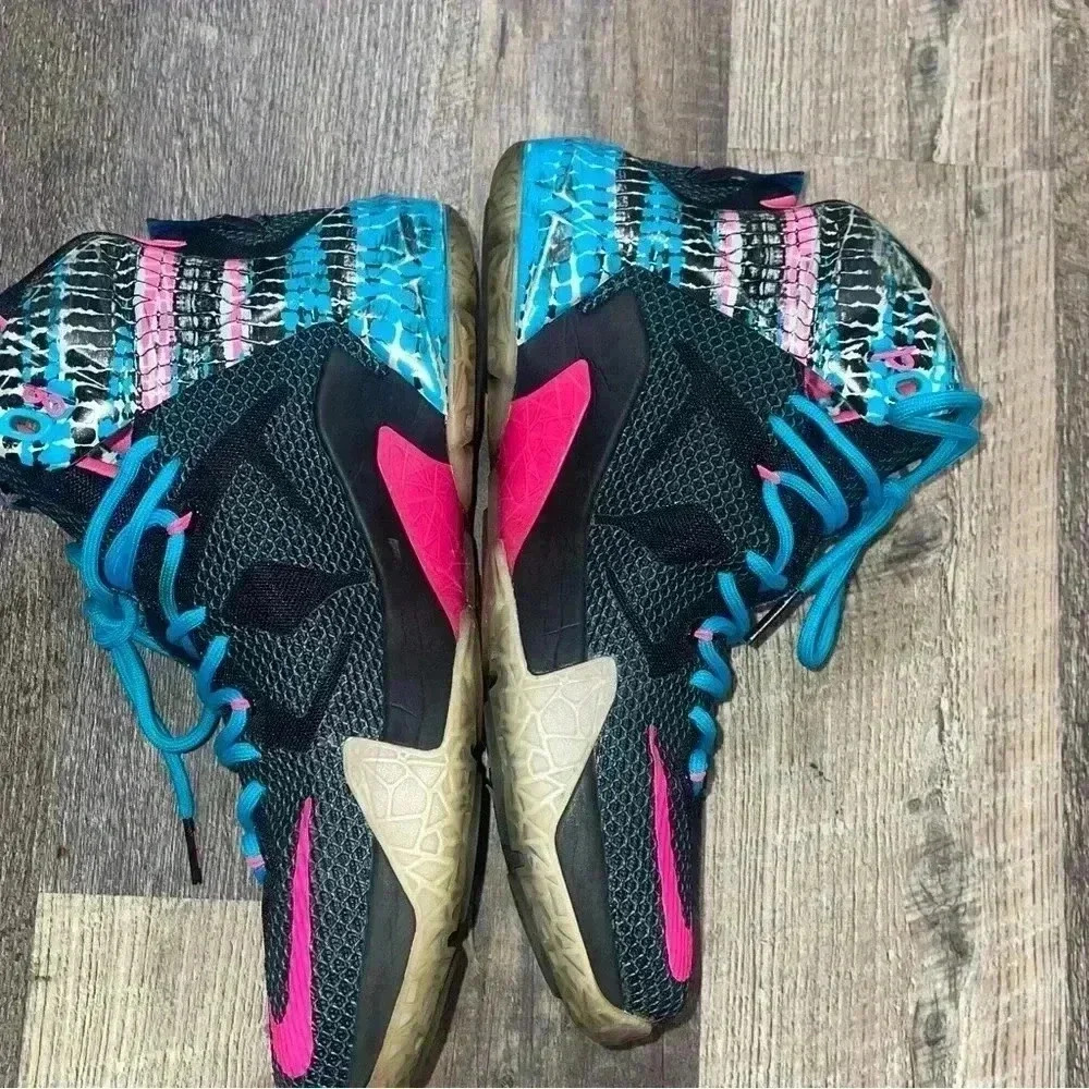 LEBRON XLL size 11 - Picture 11 of 15
